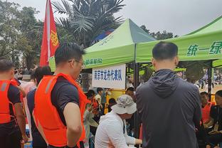 泽林斯基父亲：他将离开那不勒斯，但会继续留在意大利踢球